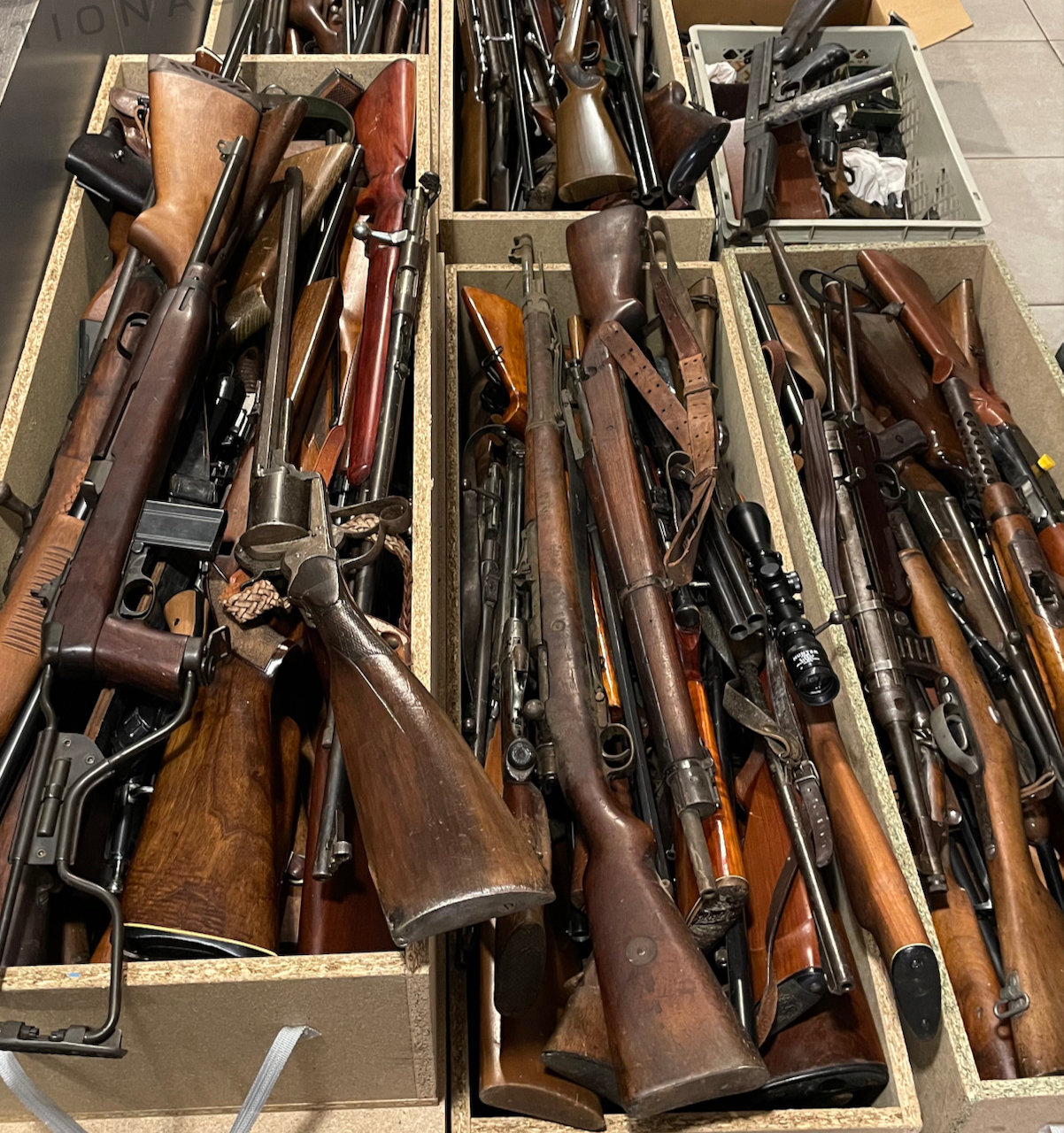 Fusils, poignards, munitions… comment se débarrasser des armes en votre  possession ? - Le Parisien